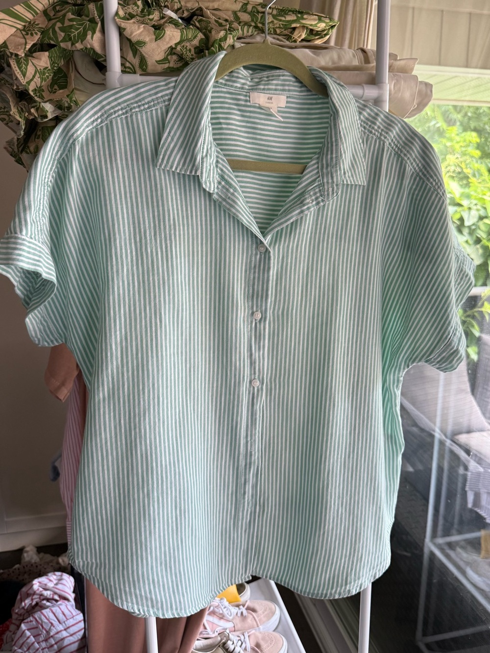 H&M Light Mint Striped Short-Sleeve Button Shirt - Women size L - Picture 2 of 8